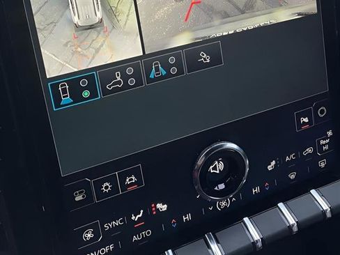 Used 2025 GMC Acadia Elevation w/ Elevation Premium Package image 18