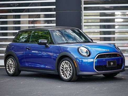 Used 2025 MINI Cooper S FWD image 1