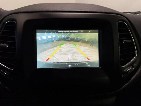 Used 2017 Jeep Compass Latitude w/ Popular Equipment Group image 19