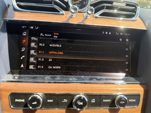 New 2026 Bentley Bentayga AWD/4WD image 25