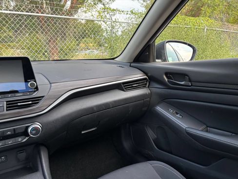 Used 2026 Nissan Altima 2.5 SV FWD image 35