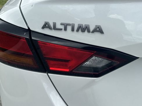 Used 2024 Nissan Altima 2.5 SR AWD/4WD image 10