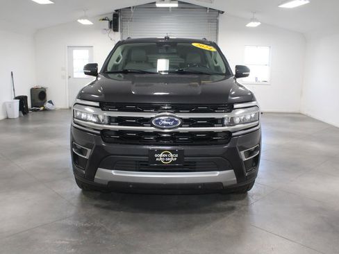 Used 2024 Ford Expedition Limited image 3