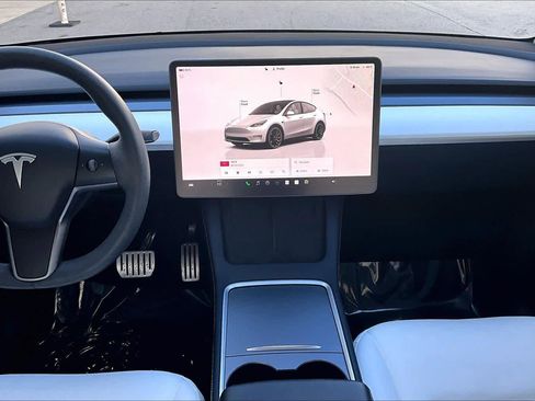 Used 2024 Tesla Model Y Performance image 6
