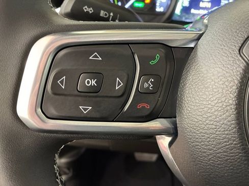 Used 2025 Jeep Wrangler Unlimited Sahara w/ Safety Group image 23