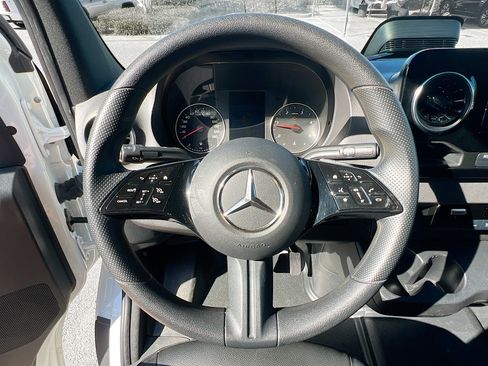Used 2025 Mercedes-Benz Sprinter 2500 image 17