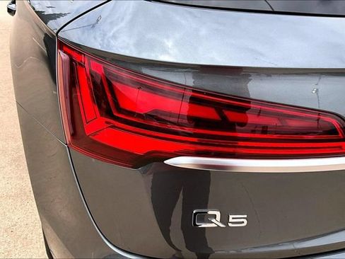 Used 2023 Audi Q5 2.0T Premium Plus w/ Premium Plus Package AWD/4WD image 32