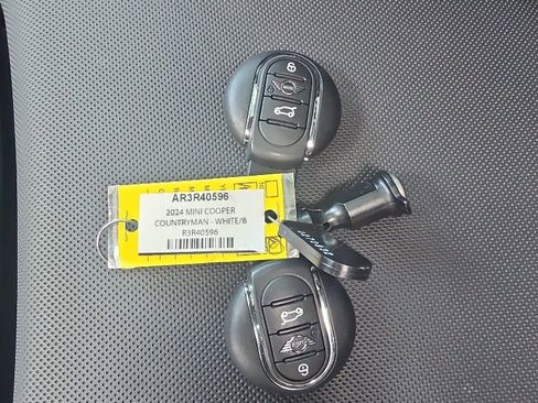 Used 2024 MINI Cooper Countryman S w/ Premium Package FWD image 34