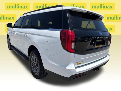 Used 2025 Ford Expedition Max Active RWD image 9