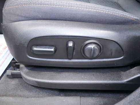 Used 2019 Chevrolet Equinox LT image 16