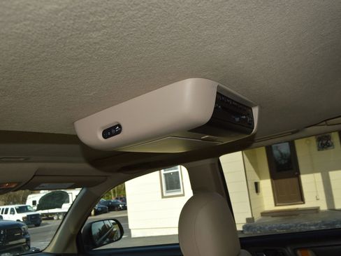 Used 2010 Toyota Highlander Limited image 25