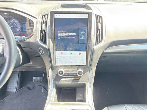 Used 2024 Ford Edge Titanium image 22