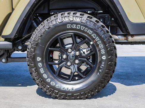 New 2026 Jeep Gladiator Sport AWD/4WD image 12