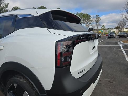 New 2026 Nissan Kicks SR image 35