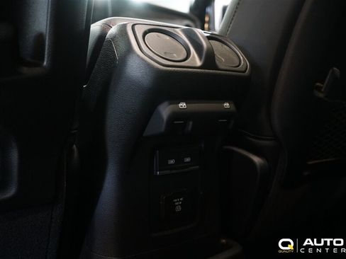 Used 2026 Jeep Wrangler Unlimited Rubicon AWD/4WD image 35