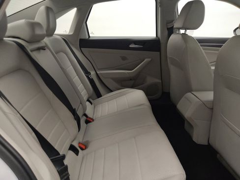 Used 2023 Volkswagen Jetta SE w/ Panoramic Sunroof Package FWD image 19