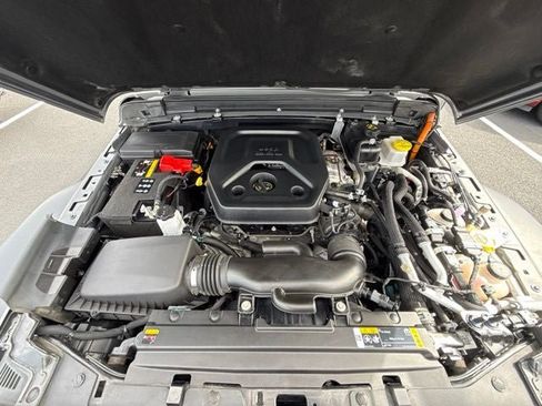 Used 2023 Jeep Wrangler Unlimited AWD/4WD image 2