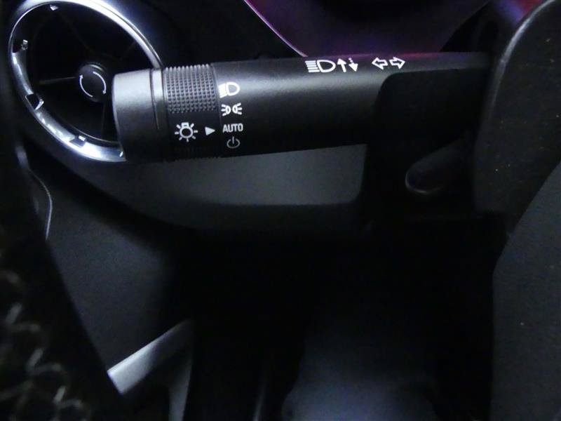 Used 2022 Chevrolet Camaro LT w/ Technology Package RWD image 20