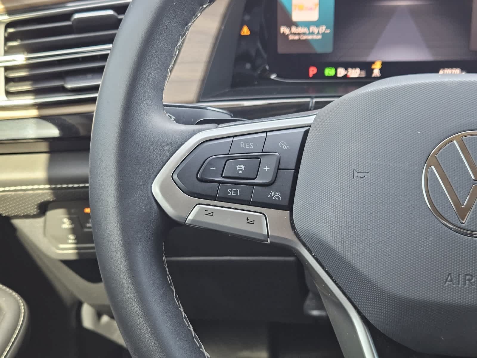 Used 2024 Volkswagen Atlas SE w/ Black Wheel Package FWD image 26