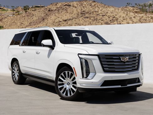 Used 2025 Cadillac Escalade ESV Premium Luxury Platinum AWD/4WD image 9