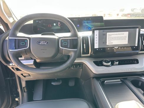 New 2025 Ford Expedition Active image 13