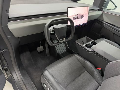 Used 2025 Tesla Cybertruck 2WD Crew Cab image 58