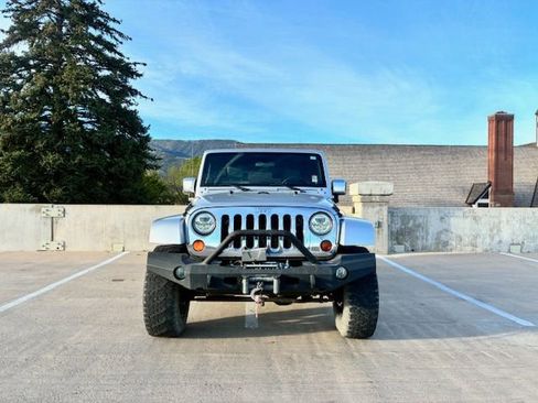 Used 2010 Jeep Wrangler Unlimited Sahara w/ Dual Top Group AWD/4WD image 5