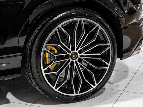 Used 2025 Lamborghini Urus SE image 58