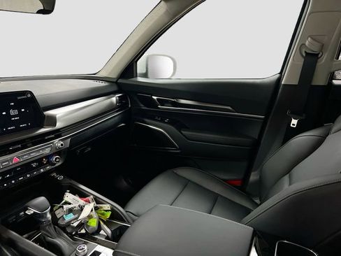 New 2025 Kia Telluride S image 25