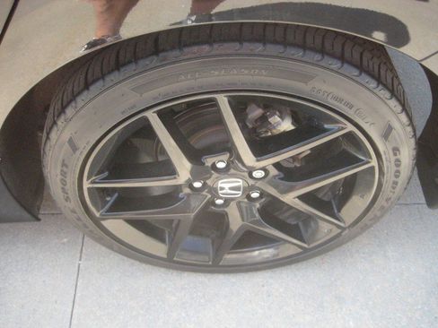 Used 2023 Honda Civic Sport image 11