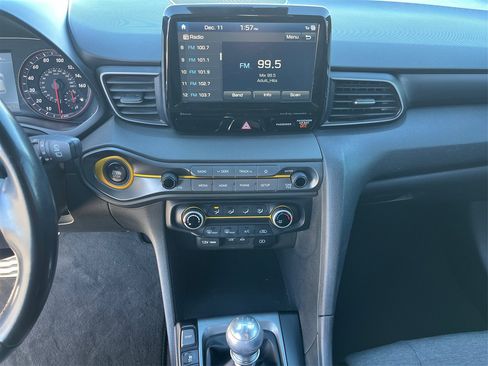 Used 2019 Hyundai Veloster Turbo R-Spec image 13