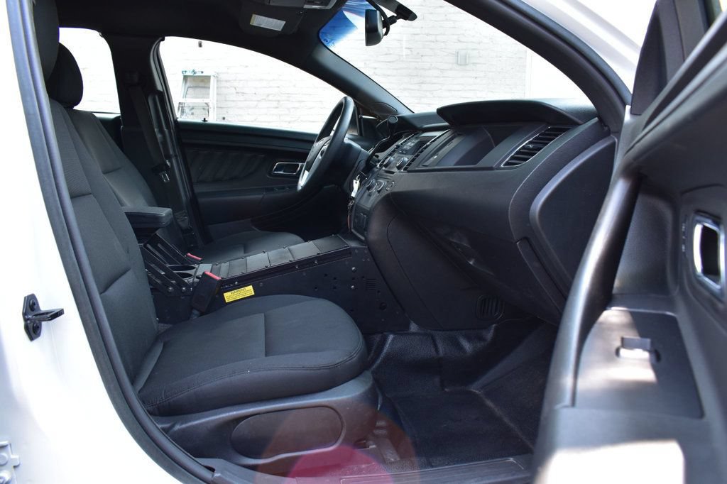 Used 2018 Ford Taurus Police Interceptor AWD image 14