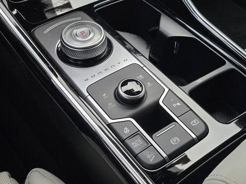 Certified 2025 Kia Sorento SX Prestige AWD/4WD image 37
