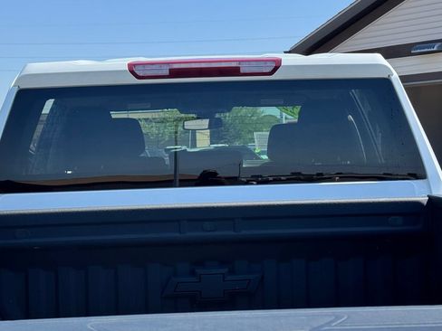 Used 2022 Chevrolet Silverado 2500 Custom w/ Custom Value Package AWD/4WD image 16