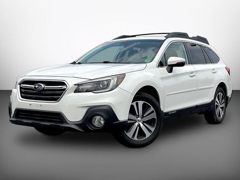 Used 2019 Subaru Outback 2.5i Limited AWD/4WD image 3