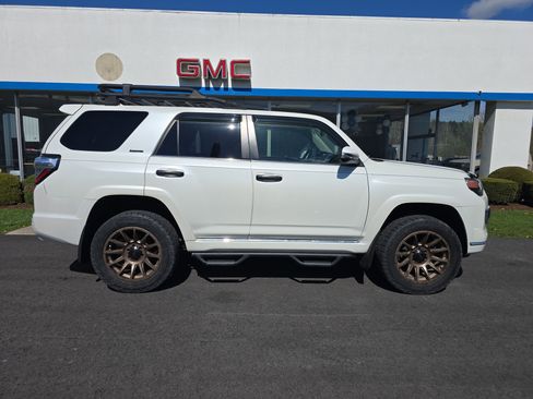 Used 2021 Toyota 4Runner Limited image 2