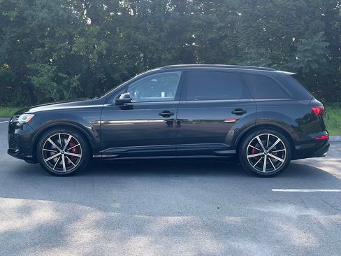 Used 2022 Audi SQ7 Prestige AWD/4WD image 3
