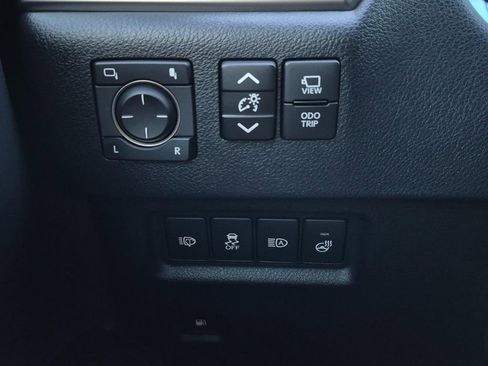 Used 2023 Lexus GX 460 Luxury w/ Accessory Package AWD/4WD image 21