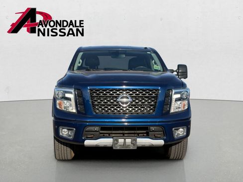 Used 2018 Nissan Titan PRO-4X w/ Pro-4x Convenience Package AWD/4WD image 4
