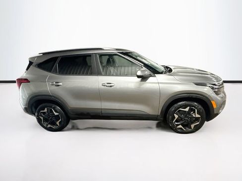 Used 2025 Kia Seltos S AWD/4WD image 8
