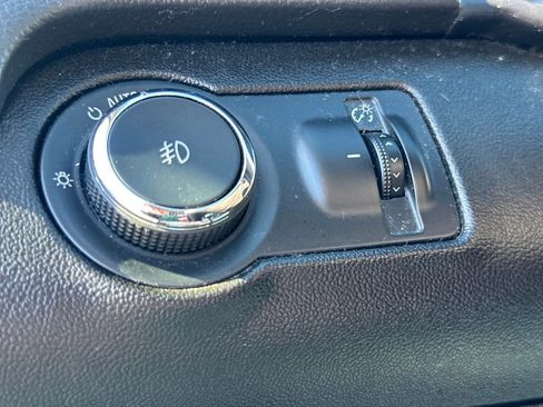 Used 2014 Buick Regal Premium image 26