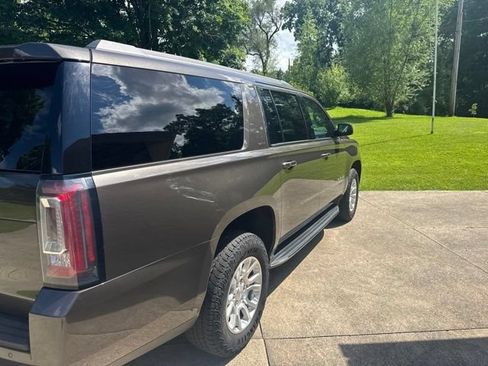 Used 2019 GMC Yukon XL SLT AWD/4WD image 8