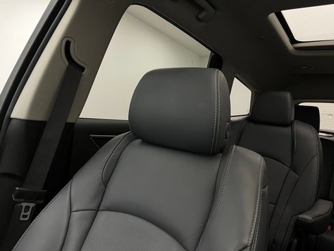 Used 2019 Buick Enclave Premium w/ Experience Buick Package FWD image 47