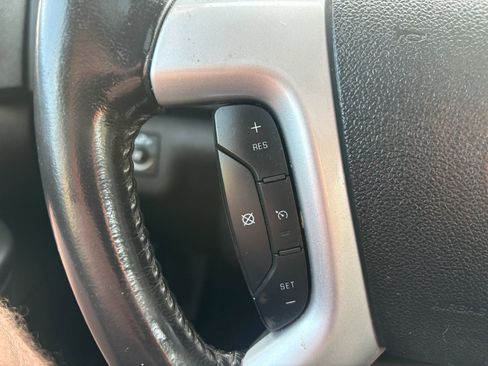 Used 2011 Chevrolet Traverse LT w/ Personal Connectivity Package AWD/4WD image 20