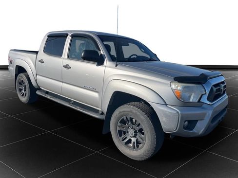 Used 2015 Toyota Tacoma PreRunner w/ SR5 Package image 7