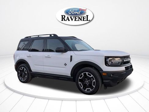 Used 2024 Ford Bronco Sport Outer Banks w/ Tech Package AWD/4WD image 2