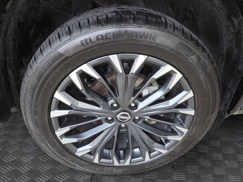 Used 2025 Nissan Rogue Platinum FWD image 21