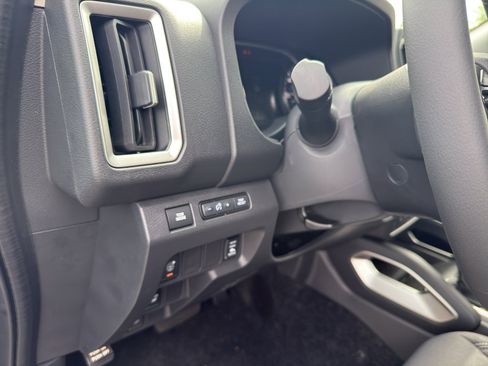 New 2026 Nissan Frontier SV AWD/4WD image 13