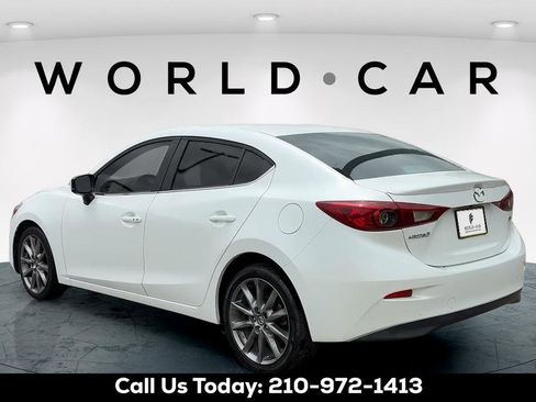 Used 2018 MAZDA MAZDA3 Touring FWD image 5