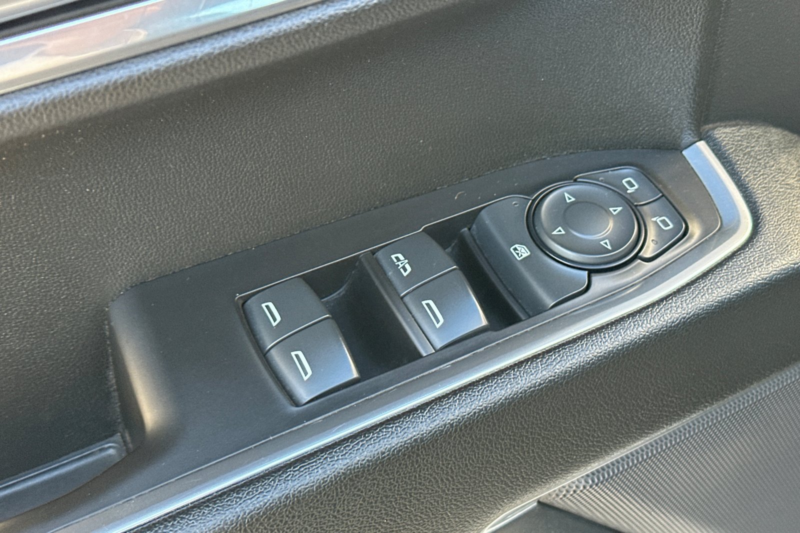 Used 2023 GMC Sierra 1500 SLE AWD/4WD image 12